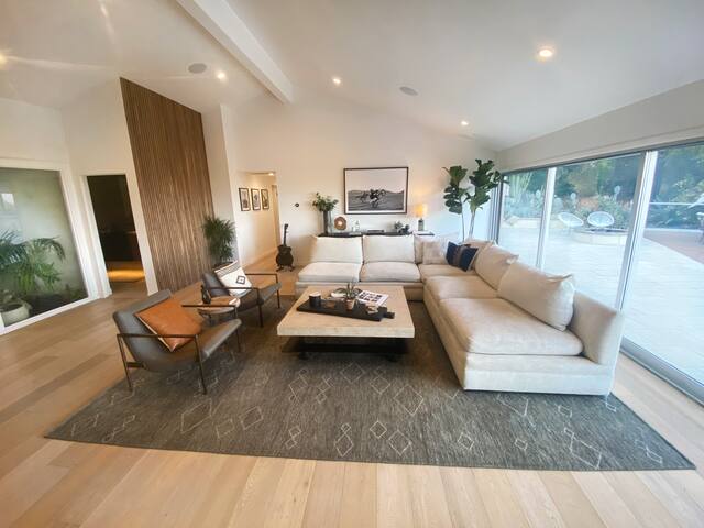 Modern Bel Air Home w/ Stunning View & Sport Court gallery image 5