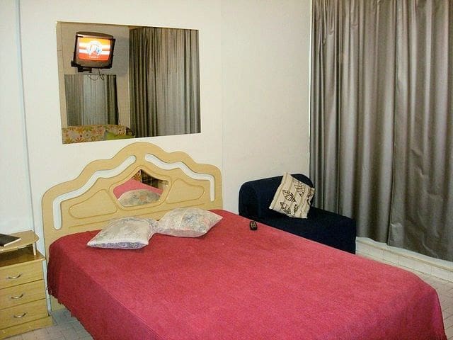 Entire home with Studio bedrooms in Peruíbe - Apartamento Temporada Peruíbe WIFI e garagem 203