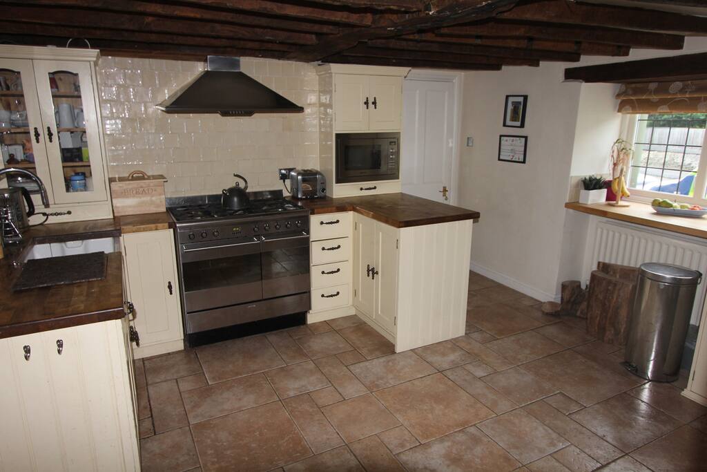 Spacious modern kitchen