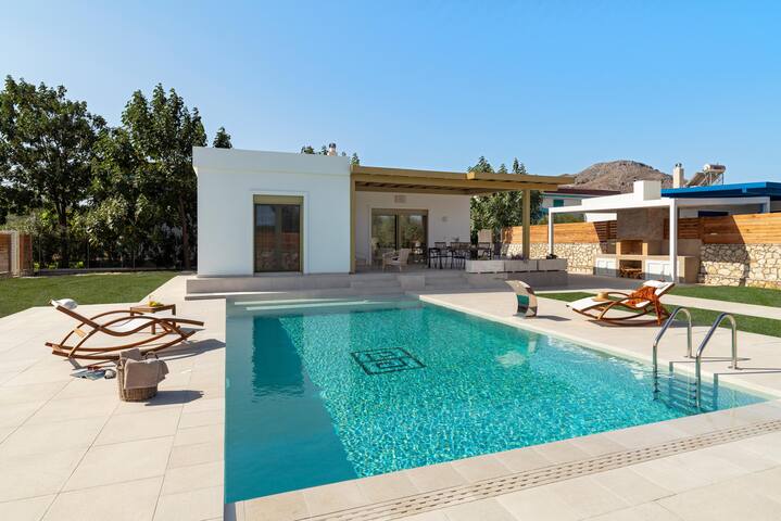 Serenity Villas – Elia