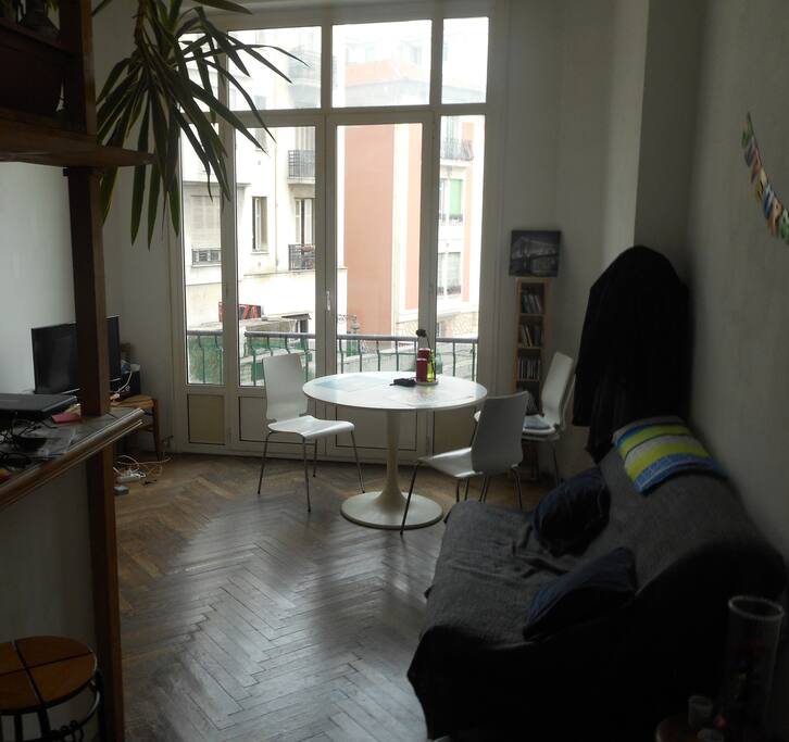 salon avecwifi et canapé-lit