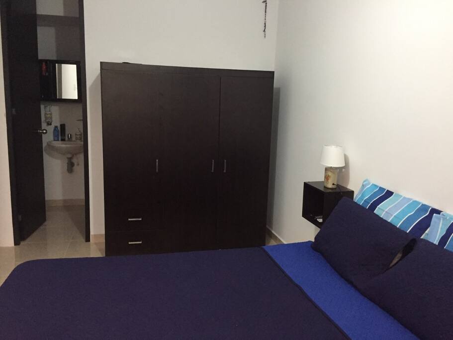 ALCOBA PRINCIPAL-BAÑO