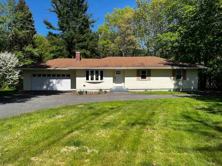 The Mile Hill House Houses for Rent in Valatie, New York, United