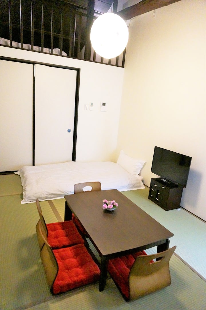 The 5th guest's Single JP Futon Bed will be arranged in the Tatami Living Room