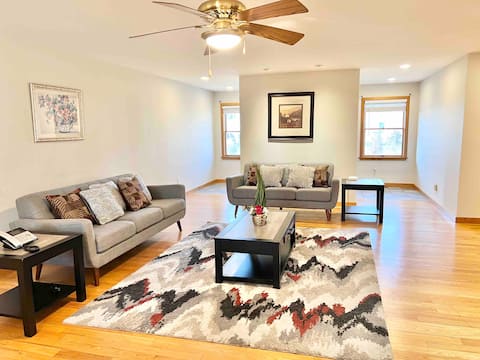 Manchester Haven w/ King Bed, 15 Min from Hartford