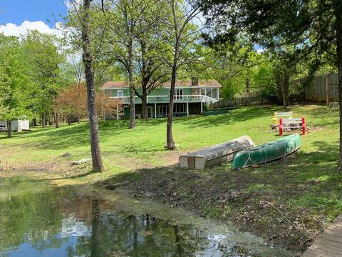 Hardy Lakehouse Lilypad (large 3-bedroom house)