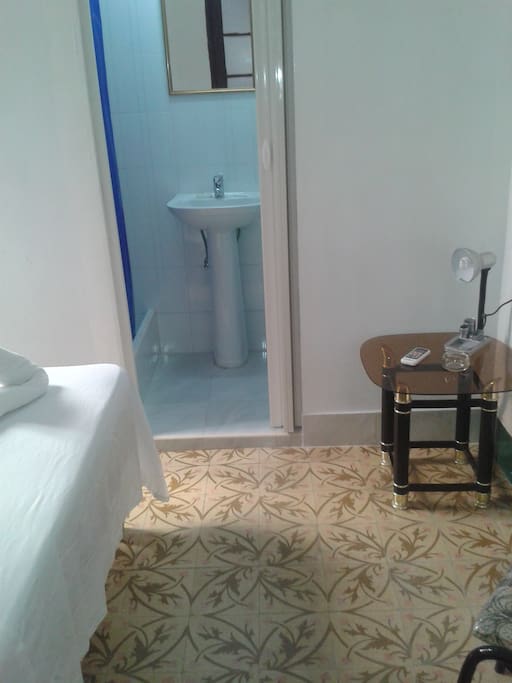 Baño independiente en la habitación