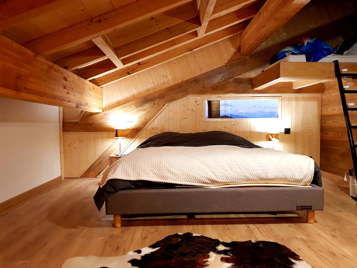 soba br. 2 s 1 krevetom 160
1 bračni krevet s 90 ljestvi

uživajte u panoramskom pogledu na krevete!