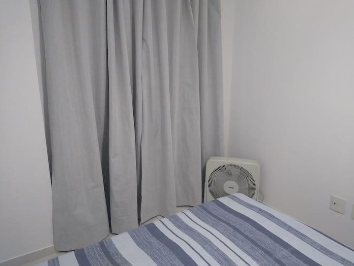 Chumba kilicho na pazia.