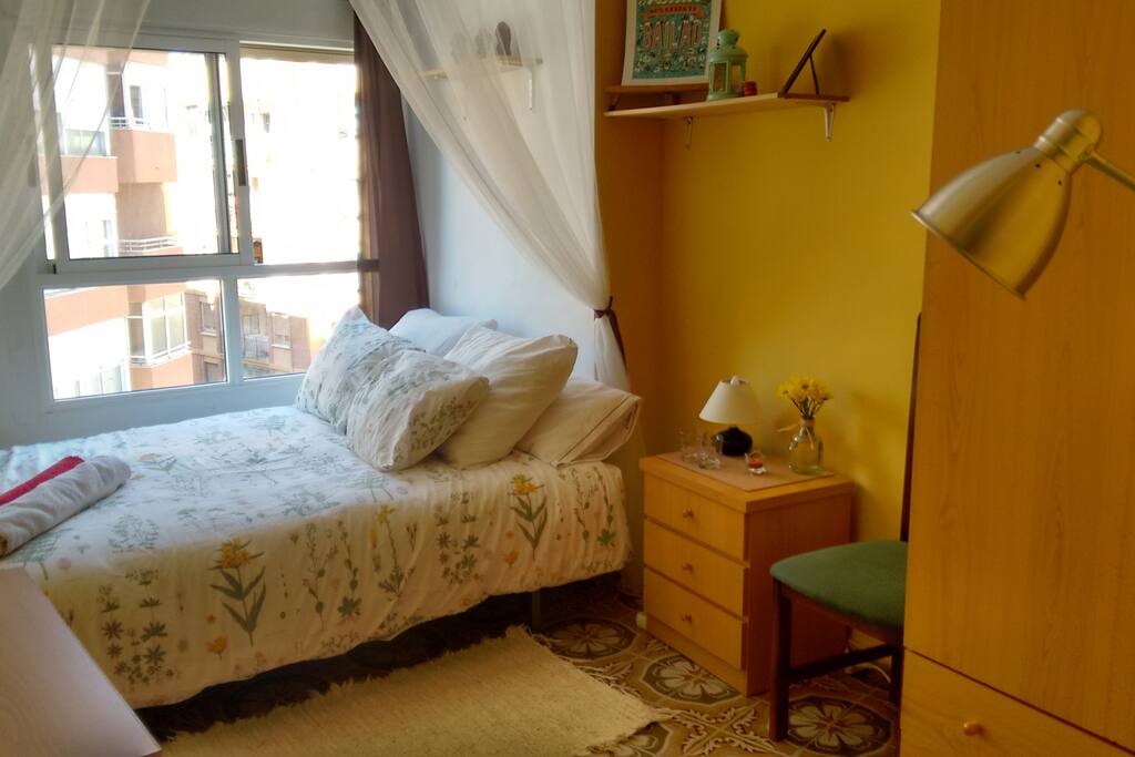 Dormitorio exterior cama doble