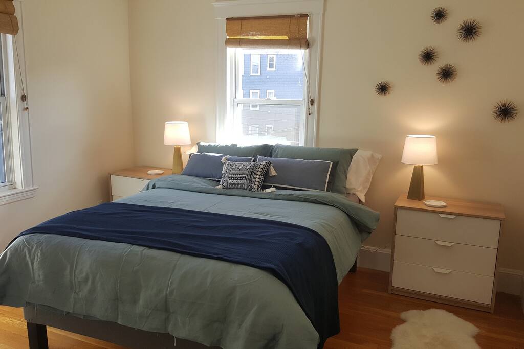 Bedroom with Queen Bed