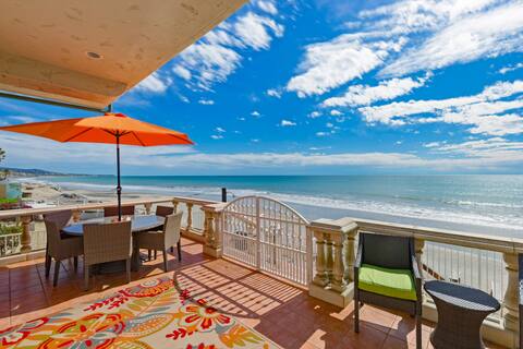 Stunning Ocean Front Luxury Home, Private Beach