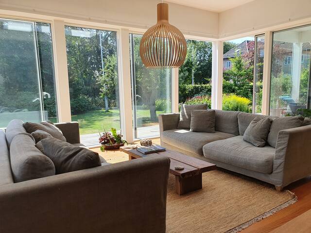 Fantastic villa with huge garden in quiet area gallery image 5