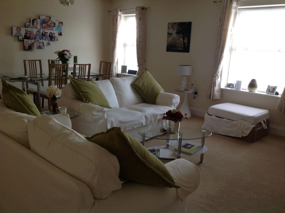The living area is spacious, bright and comfortable.