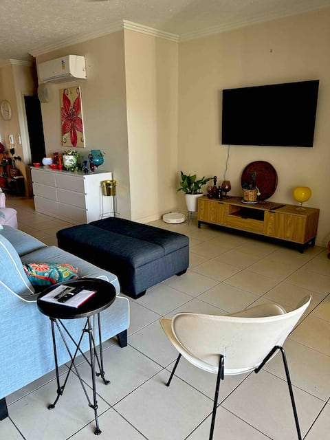 Popular Airbnb listing: City-side/Beachside Haven in Townsville City