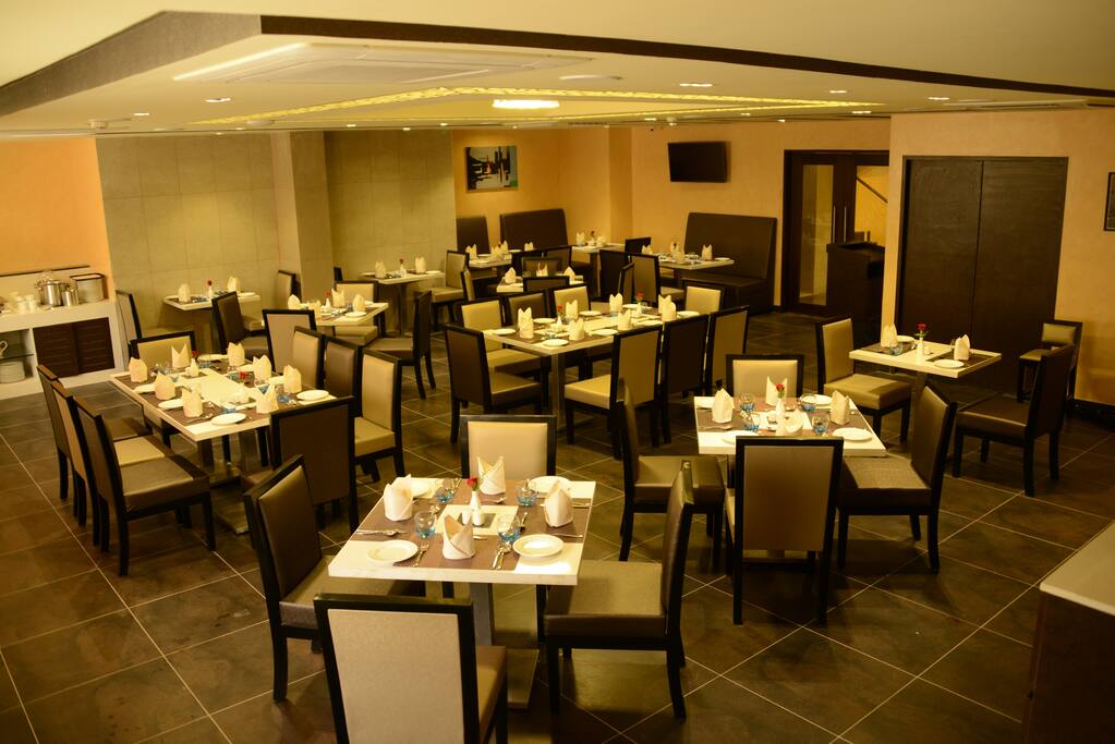 HOT PLATE - Multi cuisine Restaurant