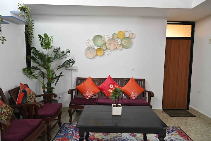 Living room image 7