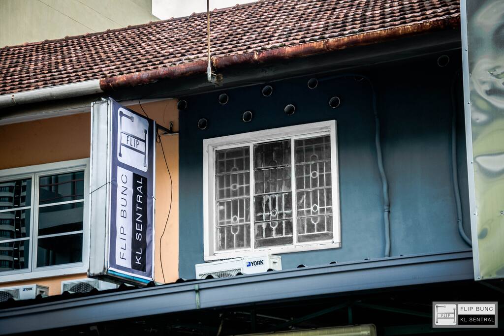 Flip Facade
