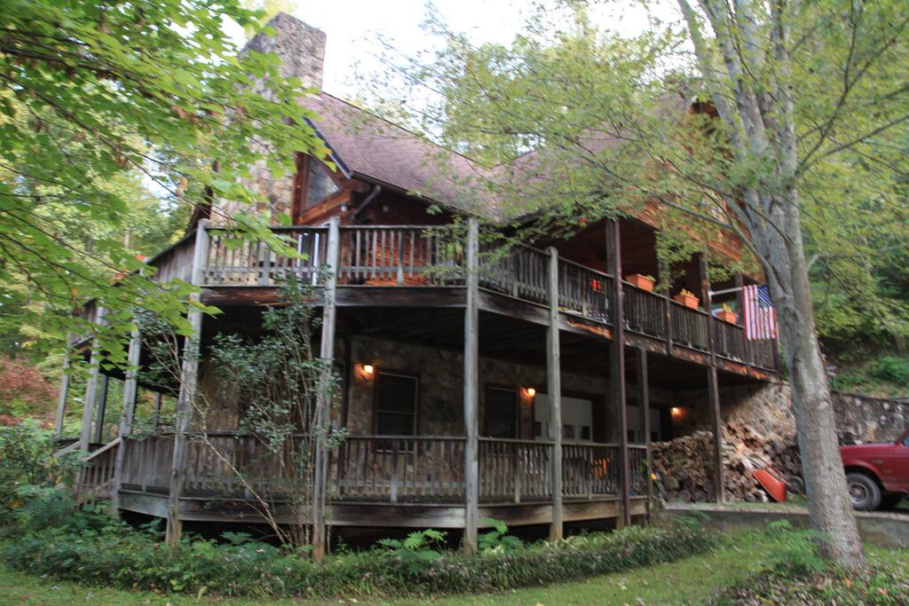 Tahimek Mountain Lodge Sylva NC