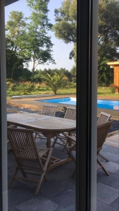 Côté piscine