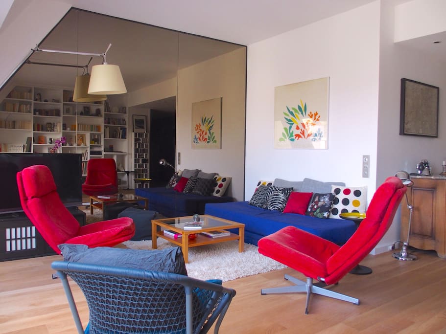 Un coin salon pour se reposer des longues journées.