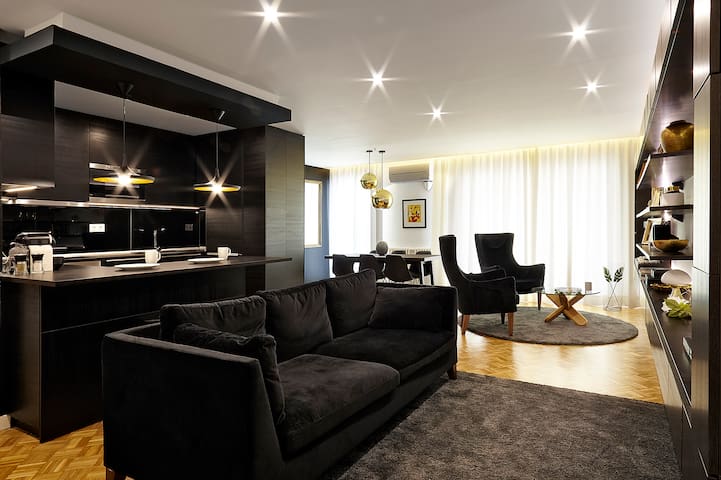 BIG AND LUXURIOUS APARTMENT WITH TERRACE gallery image 2