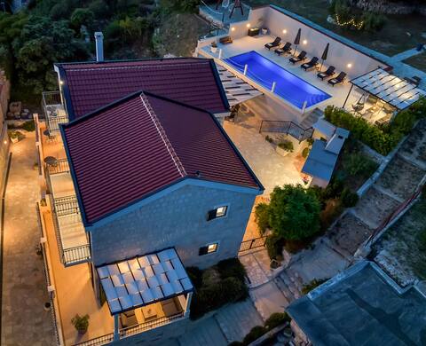 Rustic Villa Nina - Dalmatian Stone Mansion