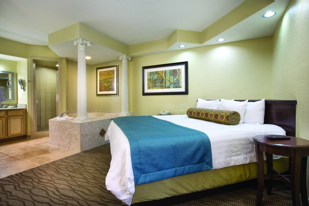 Master Bedroom - King Bed