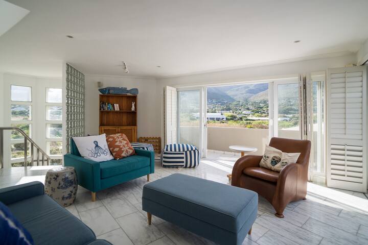 BeachFront Designer Villa in Secure Estate gallery image 3