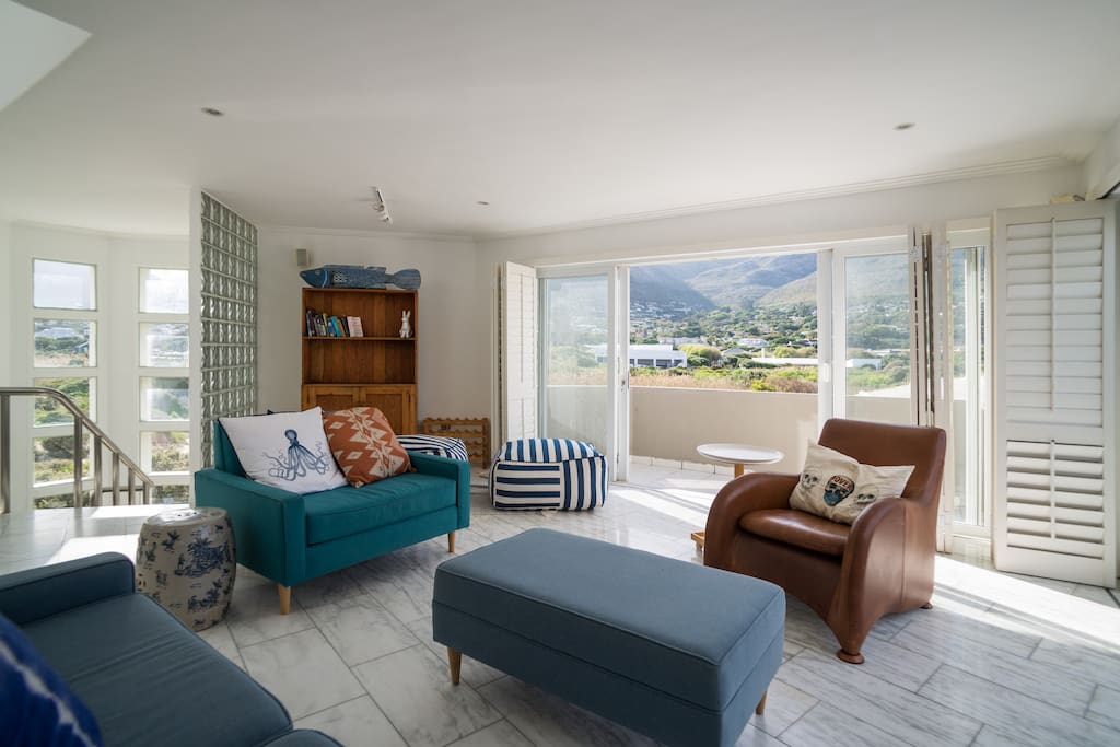 Upstairs Lounge