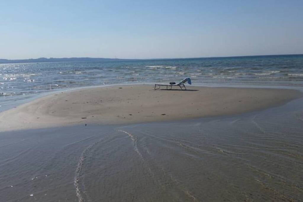 Beach 10 minutes away - on foot