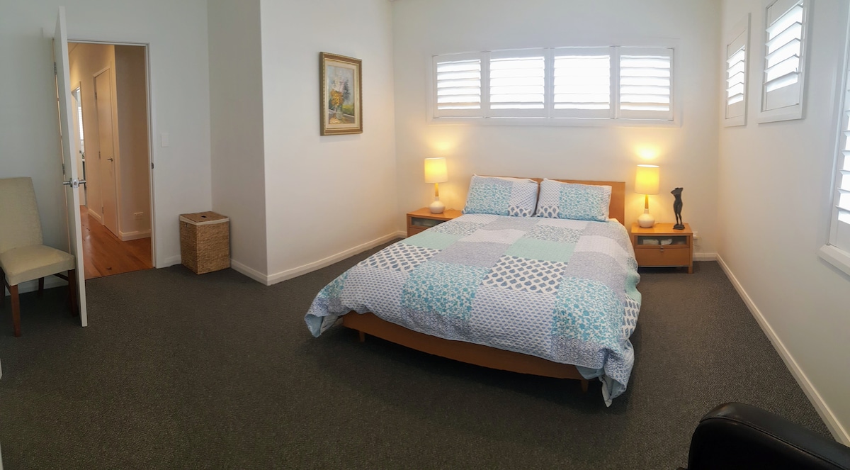 غرفة النوم الرئيسية