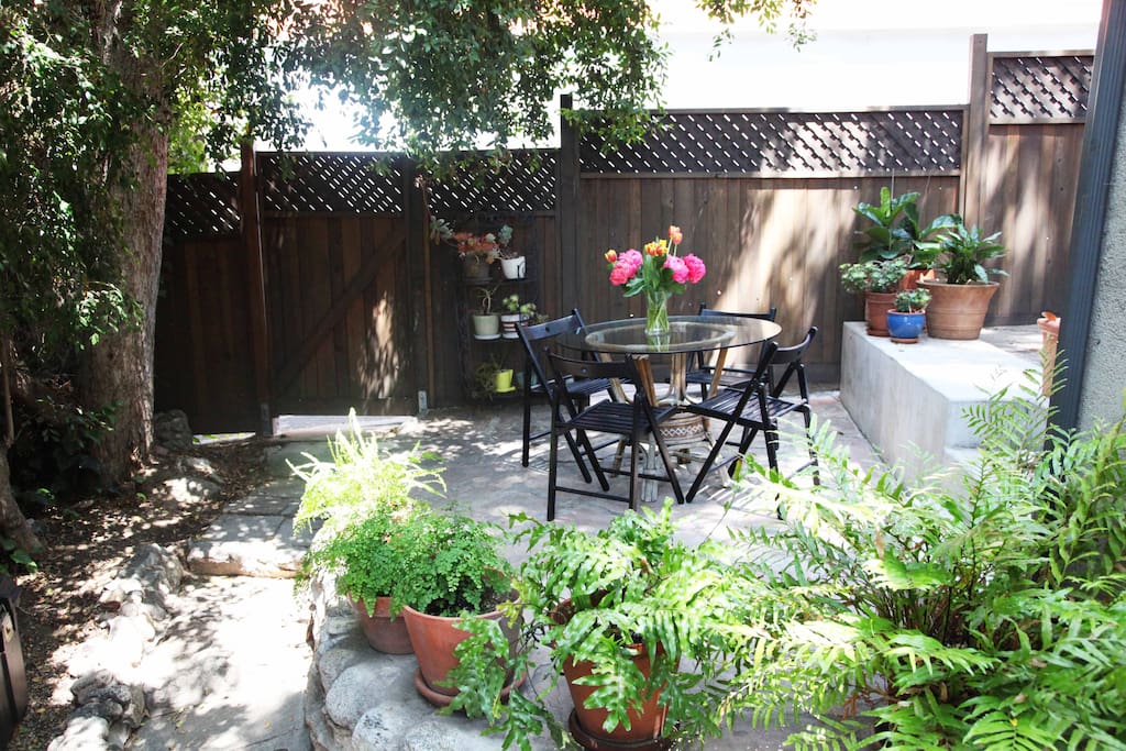 Front dining patio