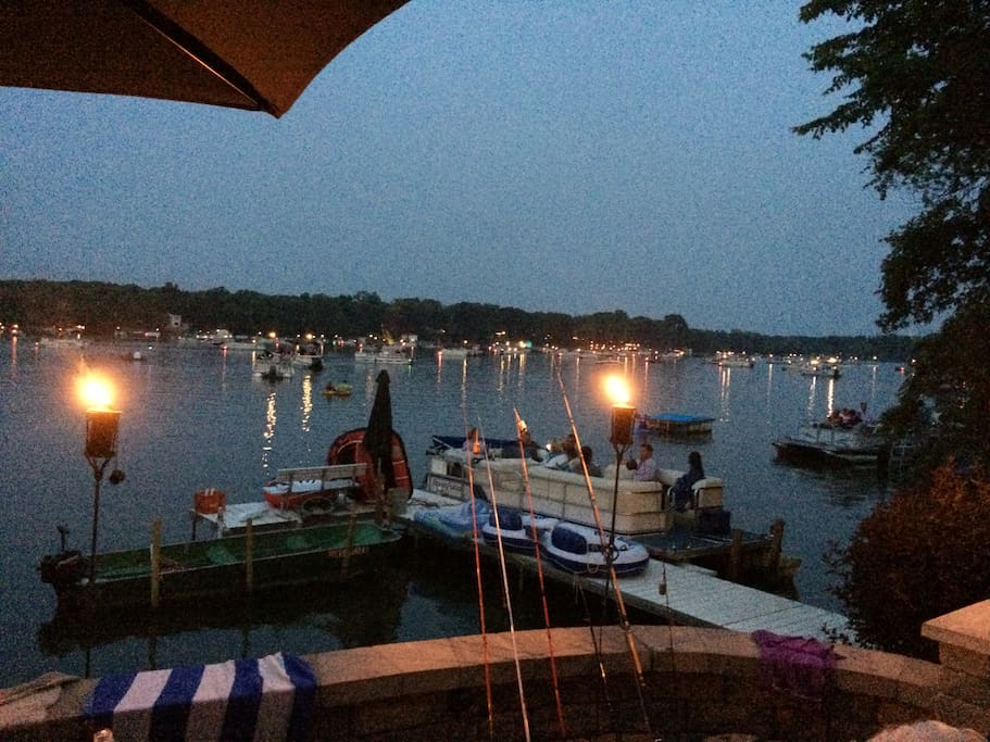 Boats positioning for 4th of July fireworks