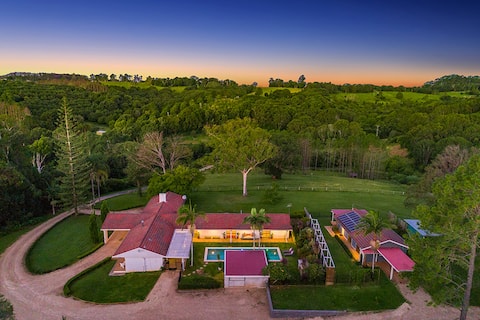 Tin Horse Ranch Byron Hinterland Retreat Sleeps 16