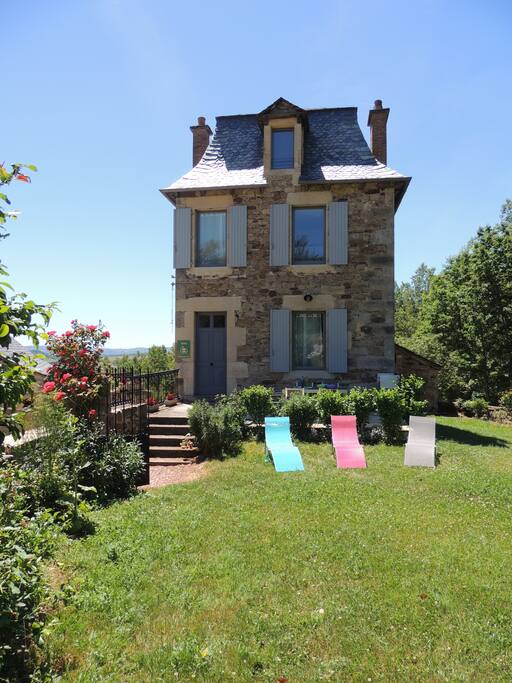 La maison depuis le jardin