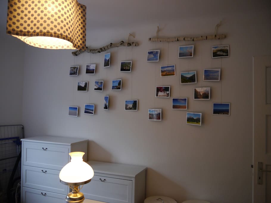 Schlafzimmer (die linke kleine Kommode ist nutzbar)