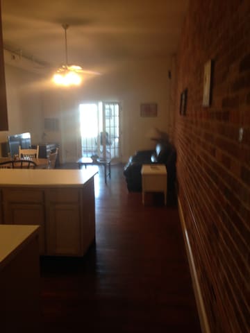 Beautiful 2 Br Apt F Downtown Loft on Front St.