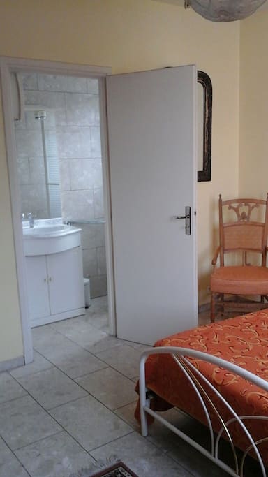 chambre avec salle d'eau