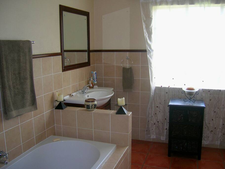 LUXURY BATHROOMS