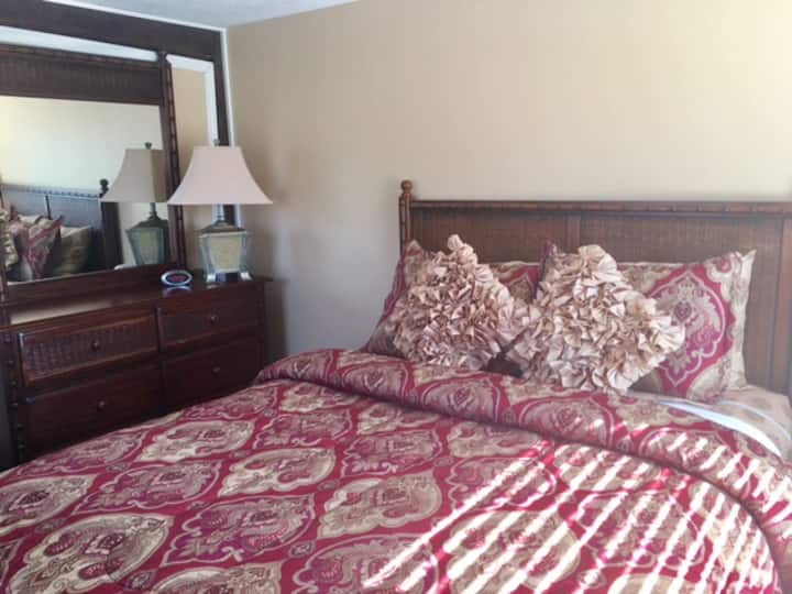 Dhoma e gjumit 2 - Mbretëresha