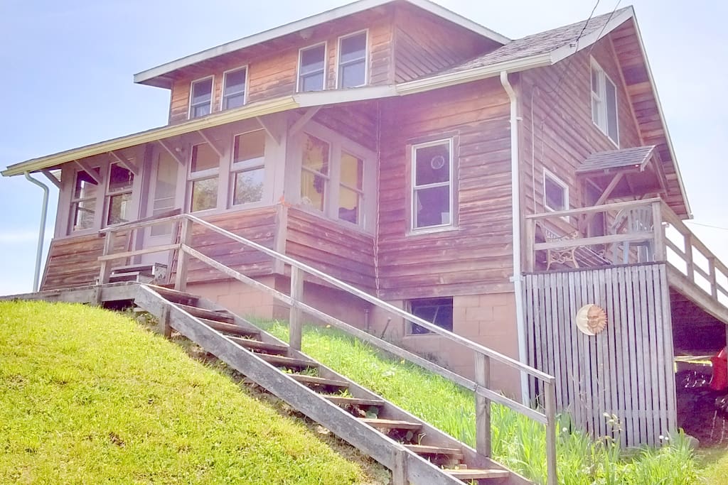 Cedar-sided Bobolink Cabin