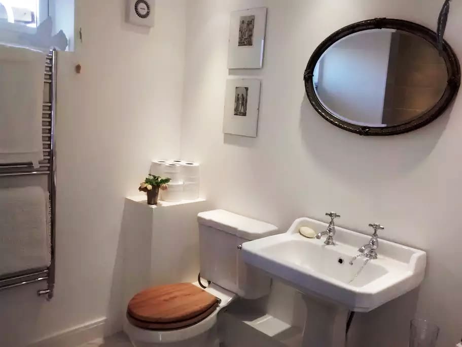 The private bathroom