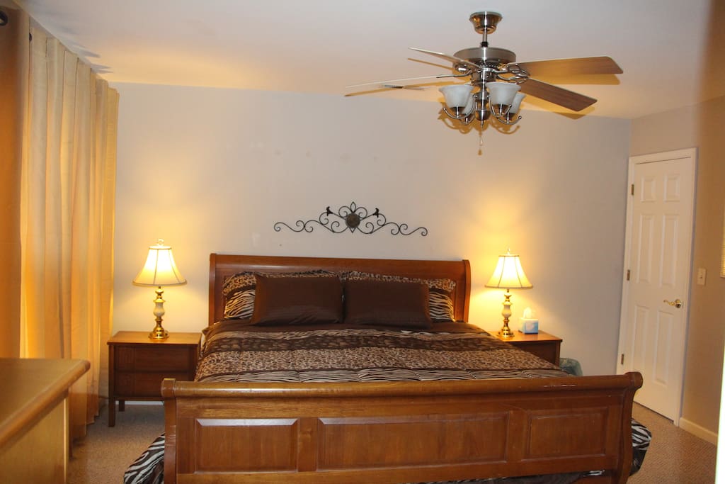 MASTER BED ROOM