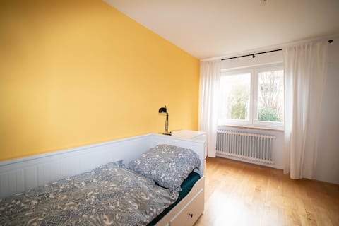 Ruhiges Zimmer vor den Toren Münchens