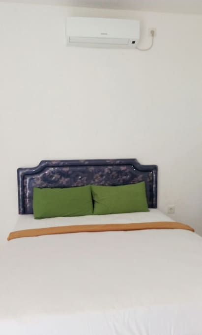 Queen size bed