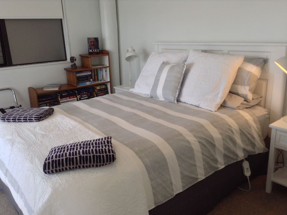 Queen bed - quality bed linen