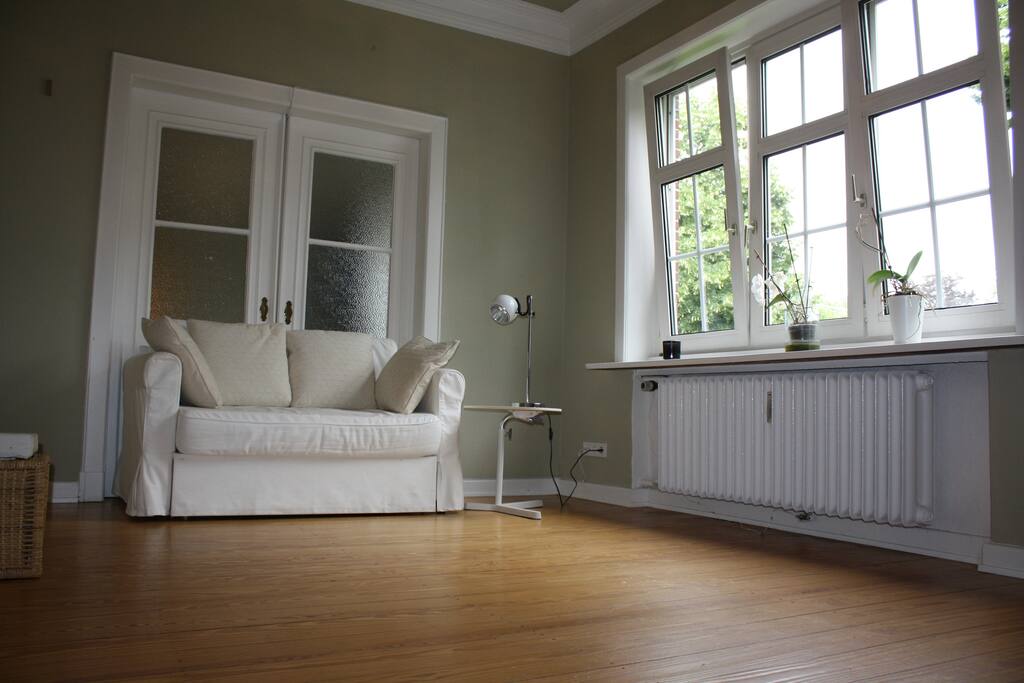 Dein großes Zimmer mit Couch