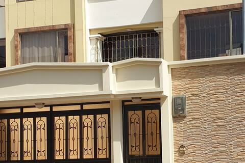 Large house with internal garage, Ipiales