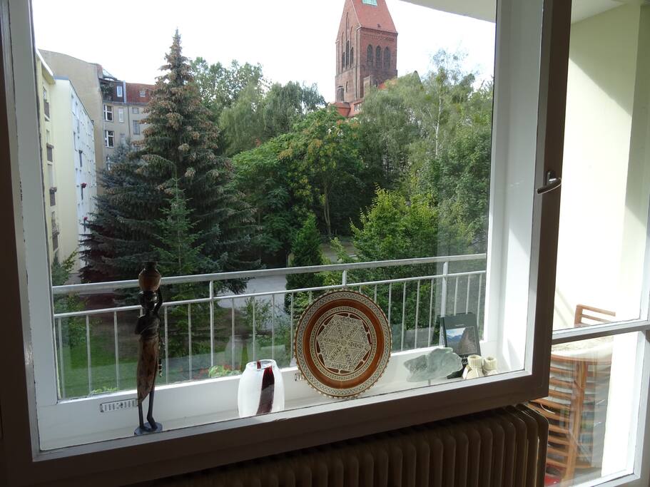 Balkon mit Aussicht ins Grüne